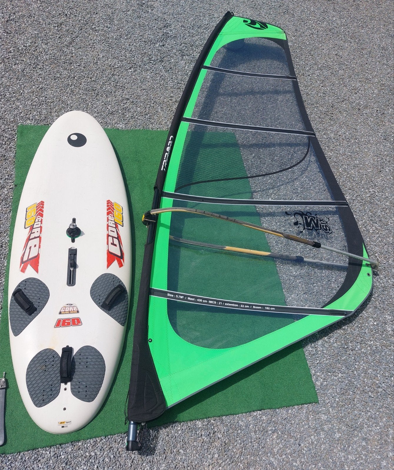 planche a voile avec derive 160L voile 5.7 m², mât, wishbone, Sports nautiques & Bateaux, Planche à voile, Ensemble complet, Enlèvement