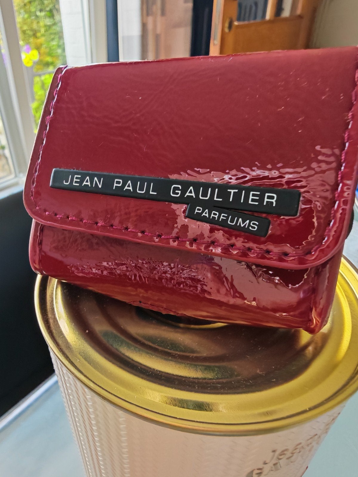 Etui airpods Jean Paul Gaultier, Enlèvement ou Envoi