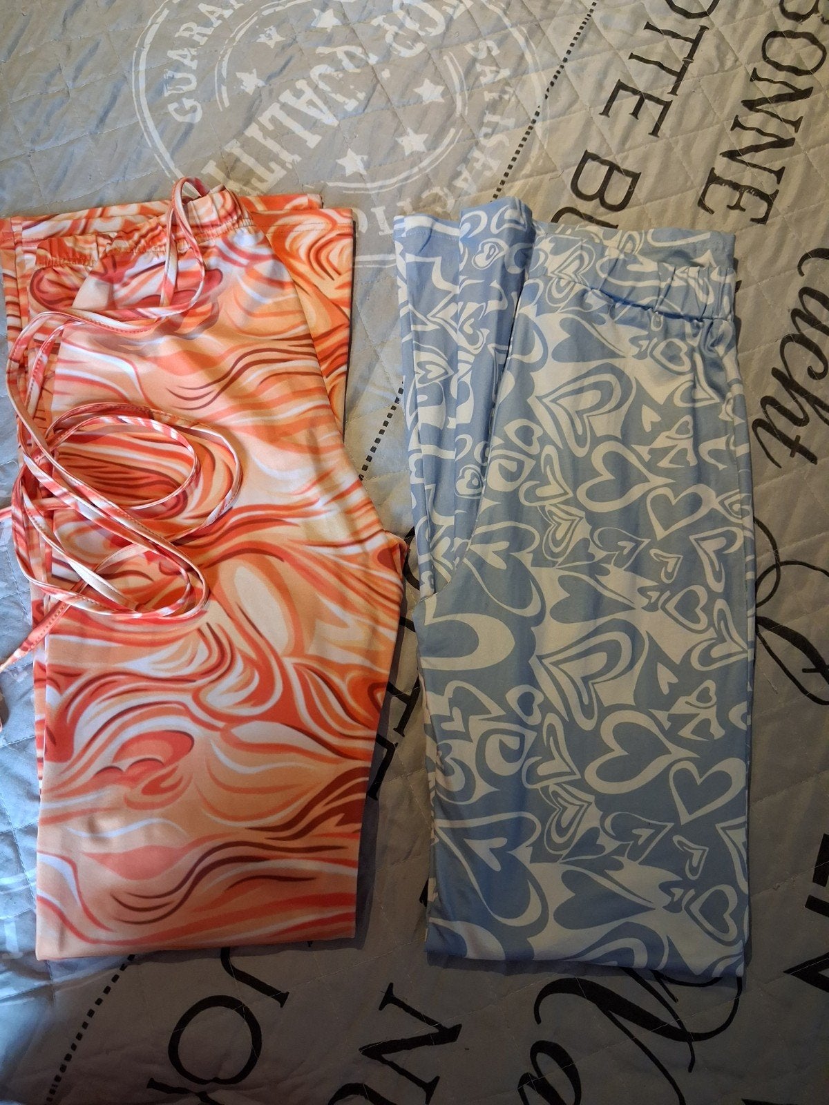 2 nieuwe broeken XS in 70's / disco stijl, Kleding | Dames, Ophalen of Verzenden, Maat 34 (XS) of kleiner
