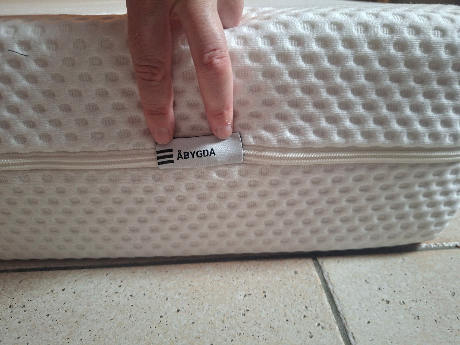 ABYGDA ikea foammatras 90x200cm + hoeslaken, Ophalen, Wit
