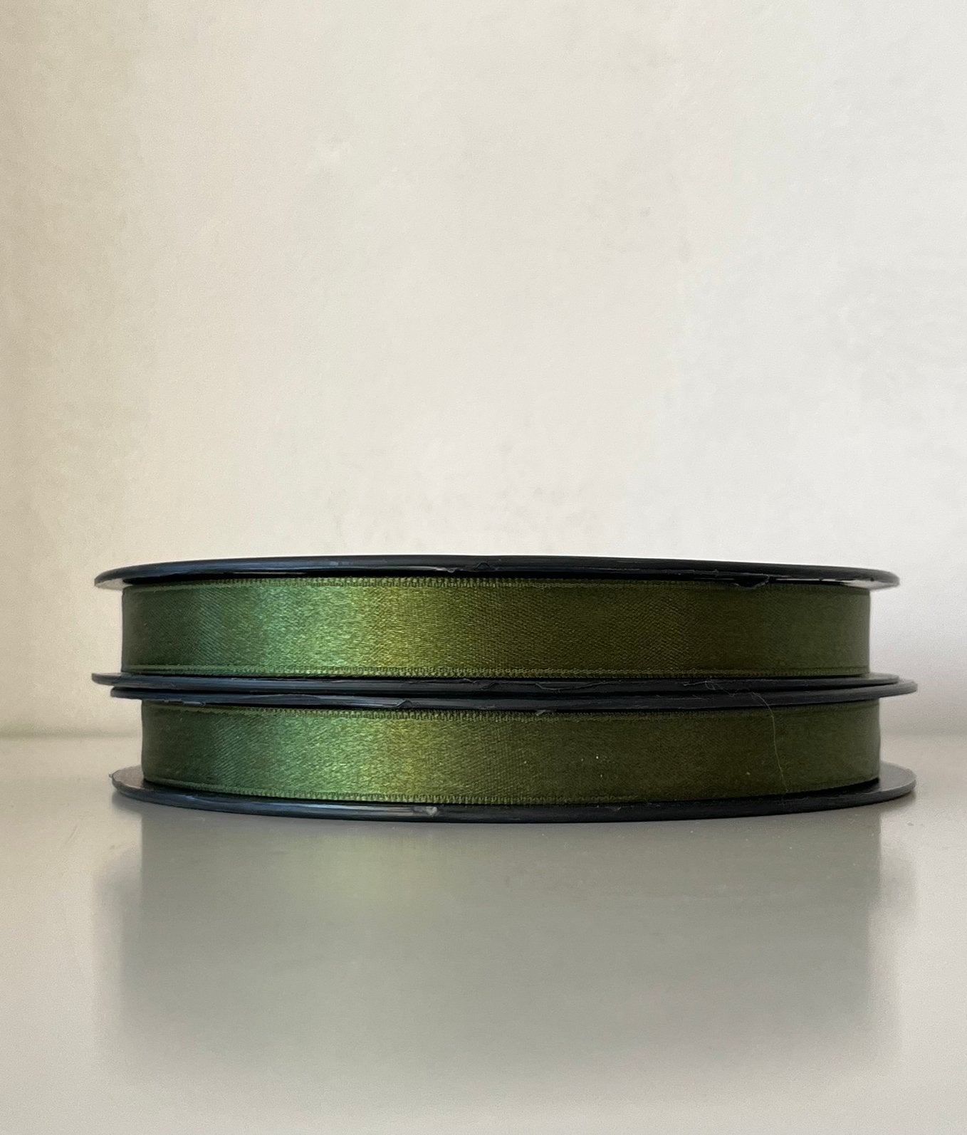 Ruban satin vert foncé 15 mm – Bobines de 50 m, Enlèvement ou Envoi, Comme neuf