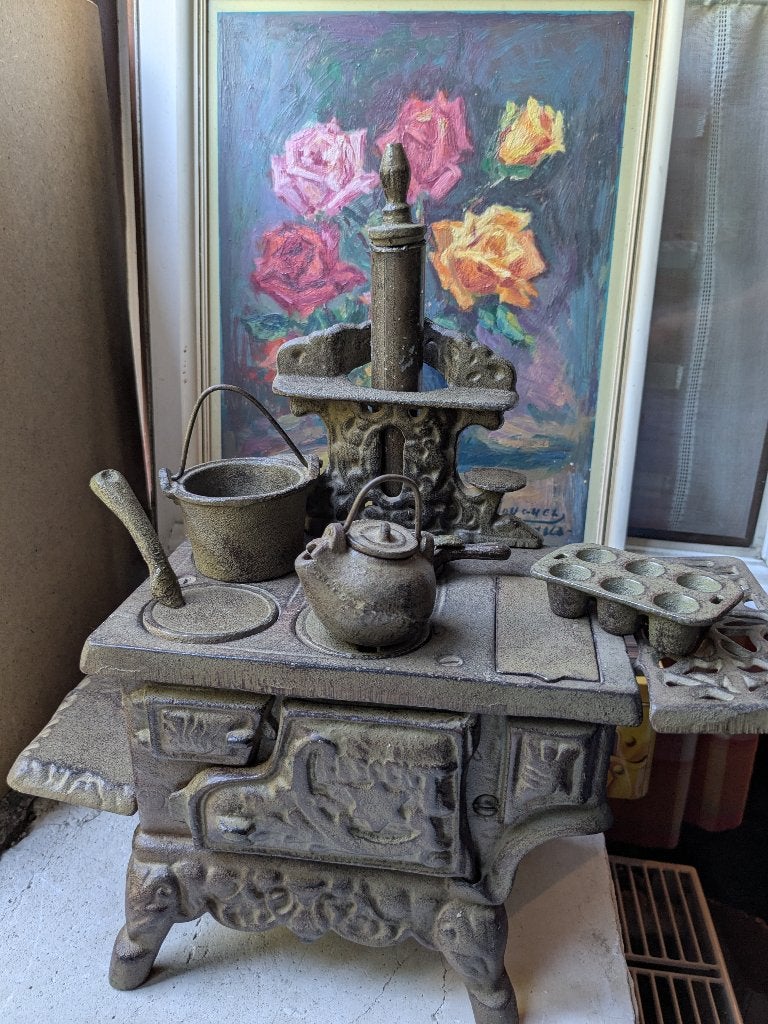 Jouets anciens.. cuisinière, Enlèvement