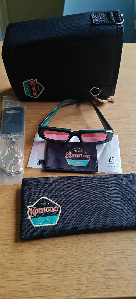 Zonnebril Blaze Cristal x KOMONO pack, Verzamelen, Biermerken, Ophalen, Nieuw, Kleding, Overige merken