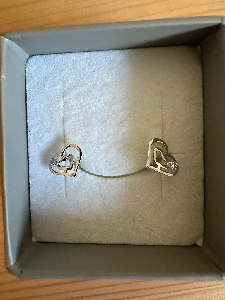 Boucles d’oreilles or gris 9ct, Handtassen en Accessoires, Oorbellen, Ophalen, Nieuw, Grijs, Knopjes of Stekers
