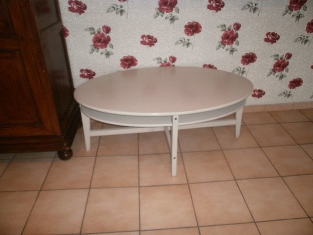 Groot wit ovaal salontafel!  25 euro, Huis en Inrichting, Tafels | Salontafels, Ophalen, 50 – 75, 50 tot 100 cm, 50 tot 100 cm