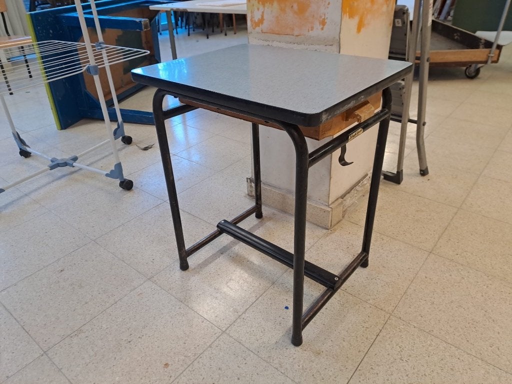 Vintage schoolbank: GRATIS, Antiek en Kunst, Ophalen