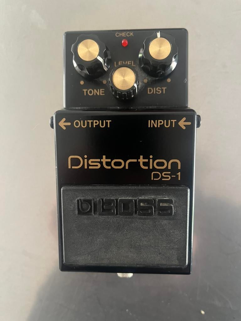 Boss DS 1 black edition, Musique & Instruments, Effets, Enlèvement, Comme neuf