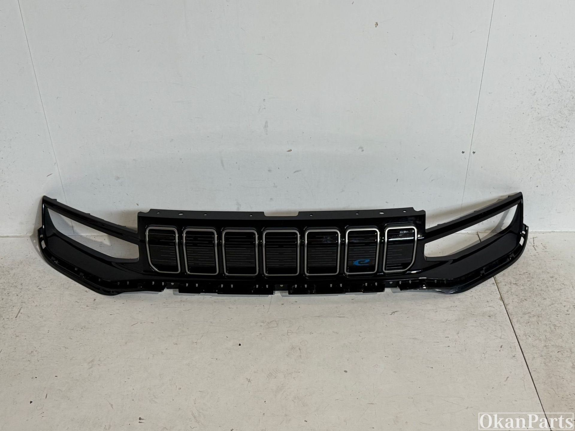 Calandre Jeep Avenger 735767813, Utilisé, Avant