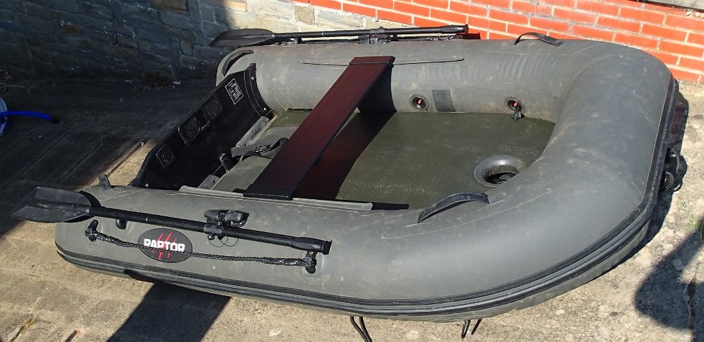 bateau carpiste et moteur, Enlèvement, Utilisé, Moteur hors-bord, 4 ch