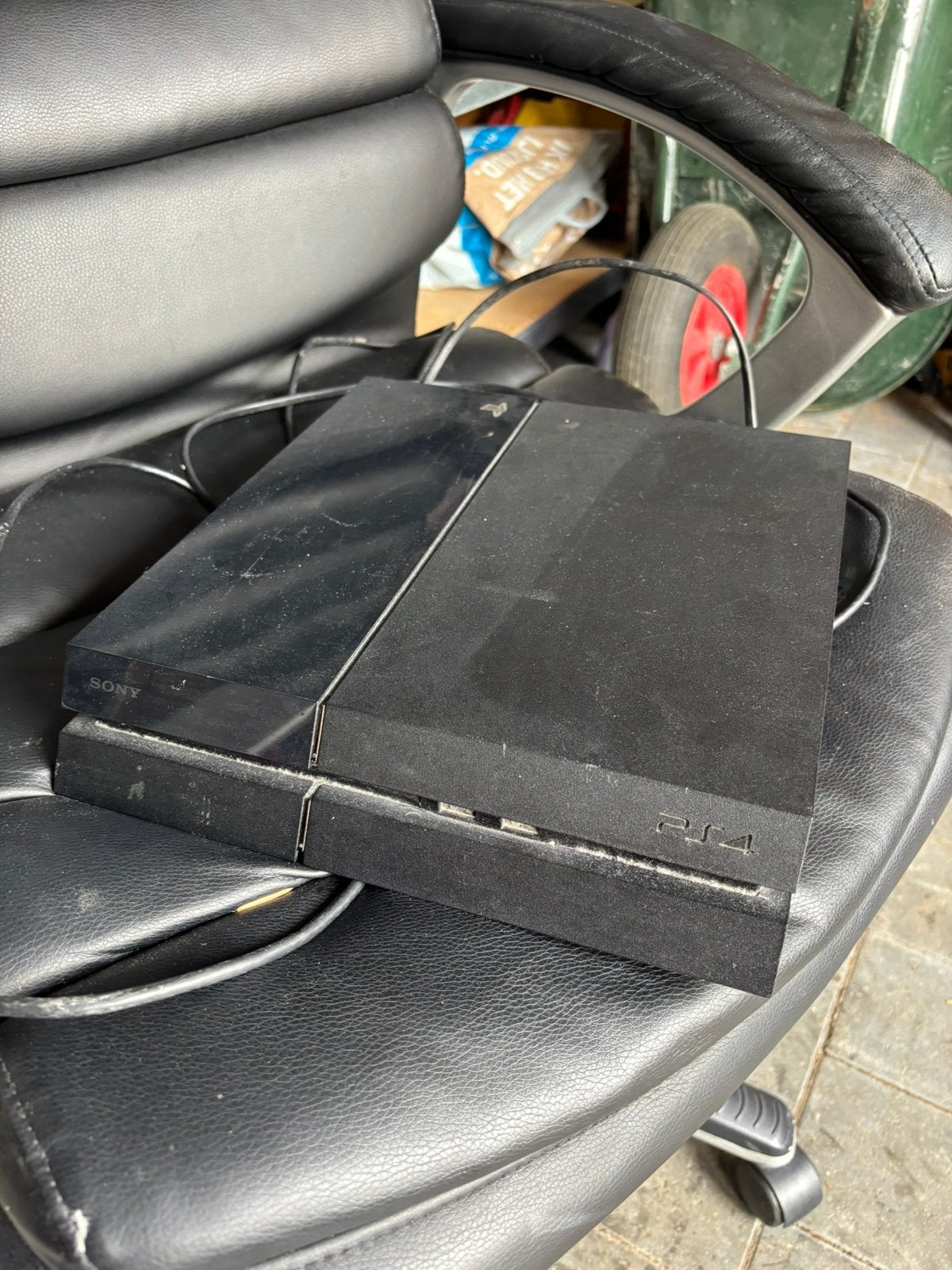 Playstation 4, Enlèvement, Utilisé, Avec 1 manette, Original