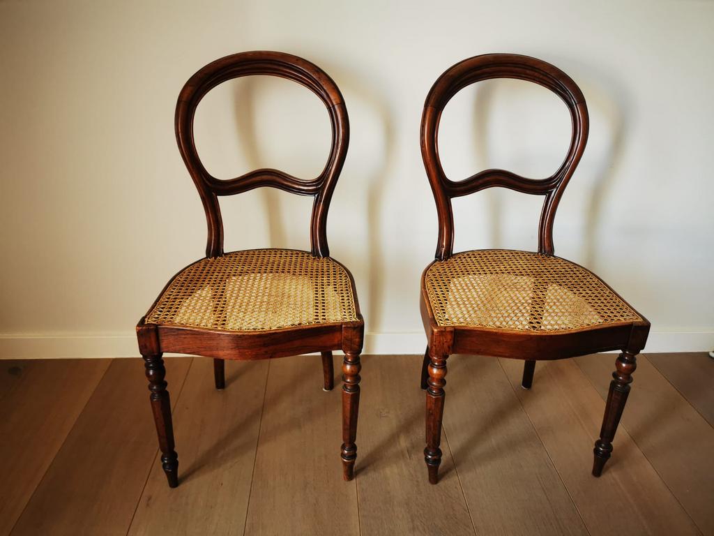 4 chaises montgolfière anciennes Louis-Phil. — Noyer massif, Antiquités & Art, Antiquités | Meubles | Chaises & Canapés, Enlèvement