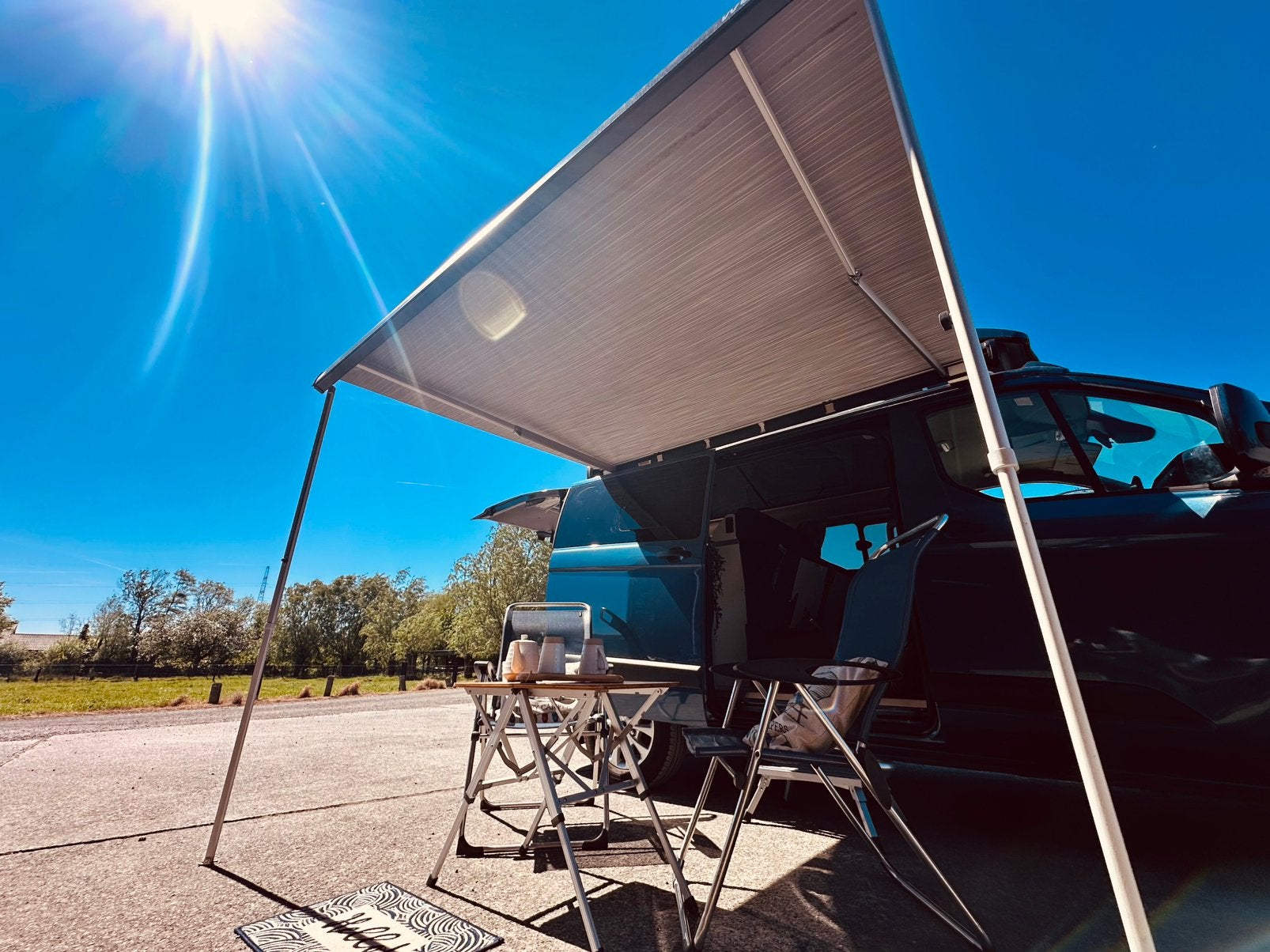 Camping-car Ford Nugget 2025 5 personnes neuf slmt. 4900 km, Caravanes & Camping, Camping-cars, Jusqu'à 5, Siège standard, 4 à 5 mètres