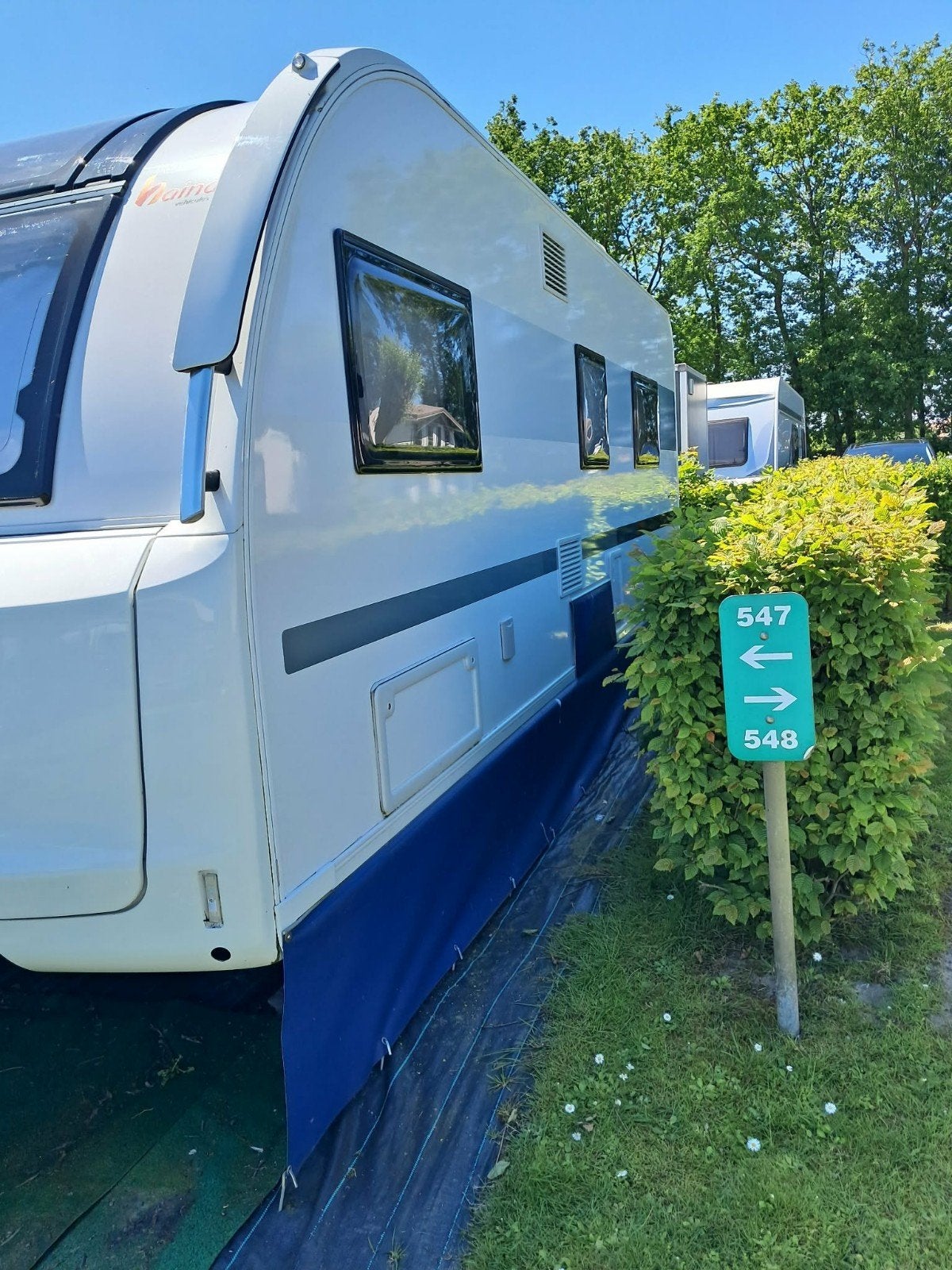 caravane adria marque adora 693, Jusqu'à 4, Douche, Grand lit, Particulier