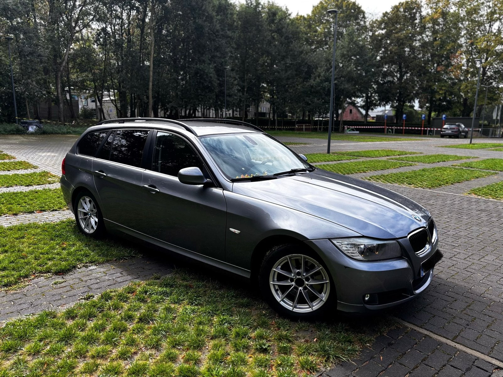 BMW E91 318d LCI ~ EURO5B ~ 2,0 ~ diesel ~ 143 ch ~ 305 dkm, Cuir, Achat, Feux de virage, Entreprise