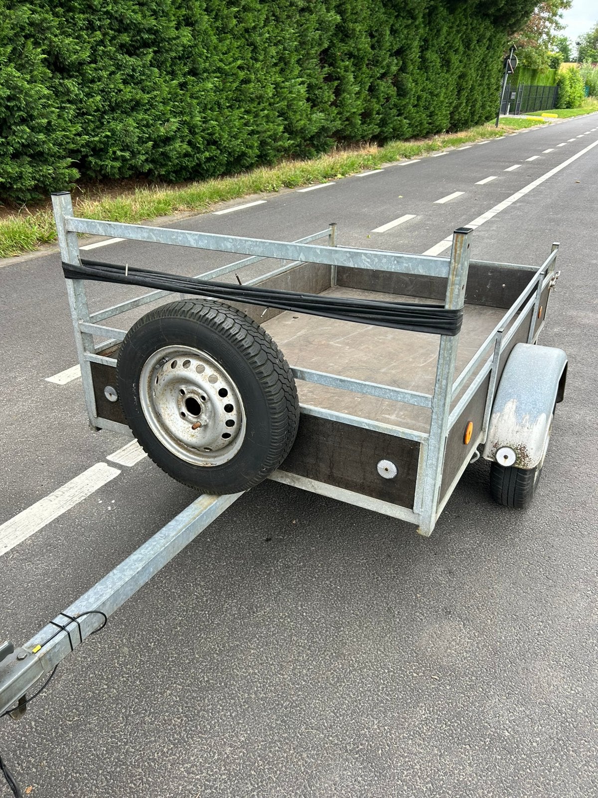TE HUUR: aanhangwagen, Enlèvement, Utilisé