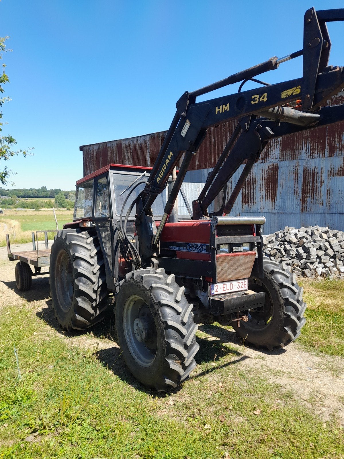 case 685  avec chargeur et outils, Articles professionnels, Agriculture | Tracteurs, Jusqu'à 80 ch, Case IH, Enlèvement, Utilisé