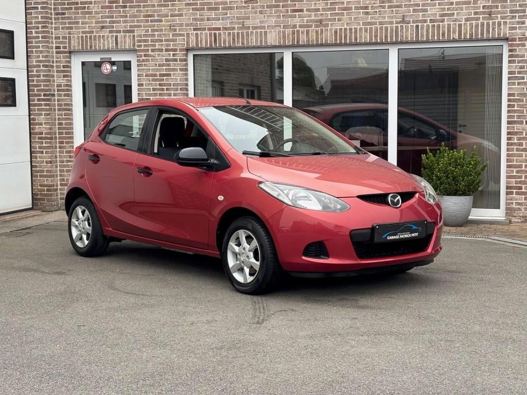 Mazda 2 1.3i / 129000km / GEEN AIRCO / 12m waarborg, Autos, Rouge, Rétroviseurs électriques, Achat, 129 g/km