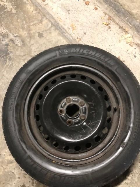 Pneu de secours + jante Michelin  215 60R16, Auto-onderdelen, Banden en Velgen, Ophalen, Gebruikt, Banden en Velgen, Personenwagen
