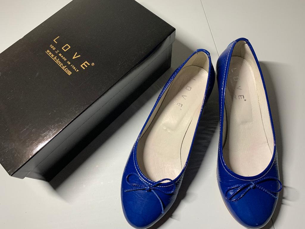 LOVE Schoen blauw met sleehak, Kleding | Dames, Schoenen, Love, Blauw, Gedragen, Ballerina's