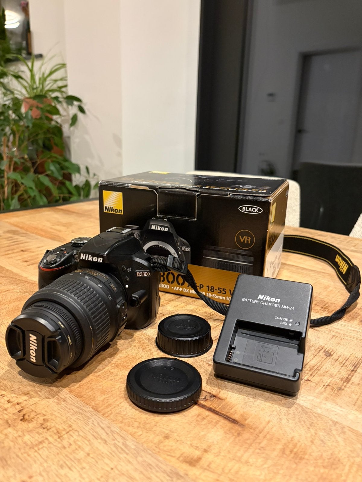 Nikon D3300 + AF-S Nikkor 18-55mm f/3.5-5.6G VR, Gebruikt, Spiegelreflex, Ophalen of Verzenden, Nikon