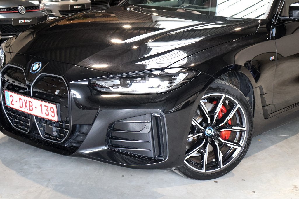 BMW i4 eDrive35 Gran Coupé | 286 pk | M pack | 2023 |, Auto's, BMW, Dealer onderhouden, Achterwielaandrijving, Euro 6, Zwart