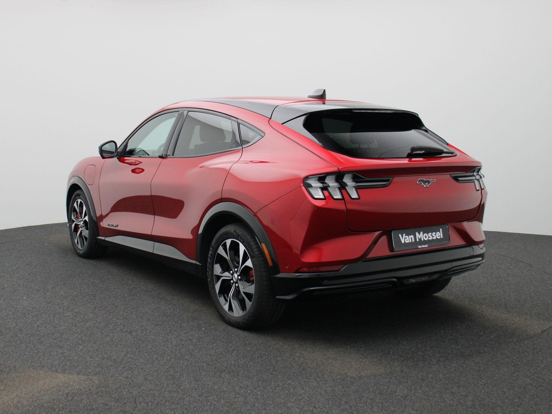 Ford Mustang Mach-E Premium RWD 99kWH|€599/m|Technology, Autos, Rouge, Achat, Entreprise, 216 kW