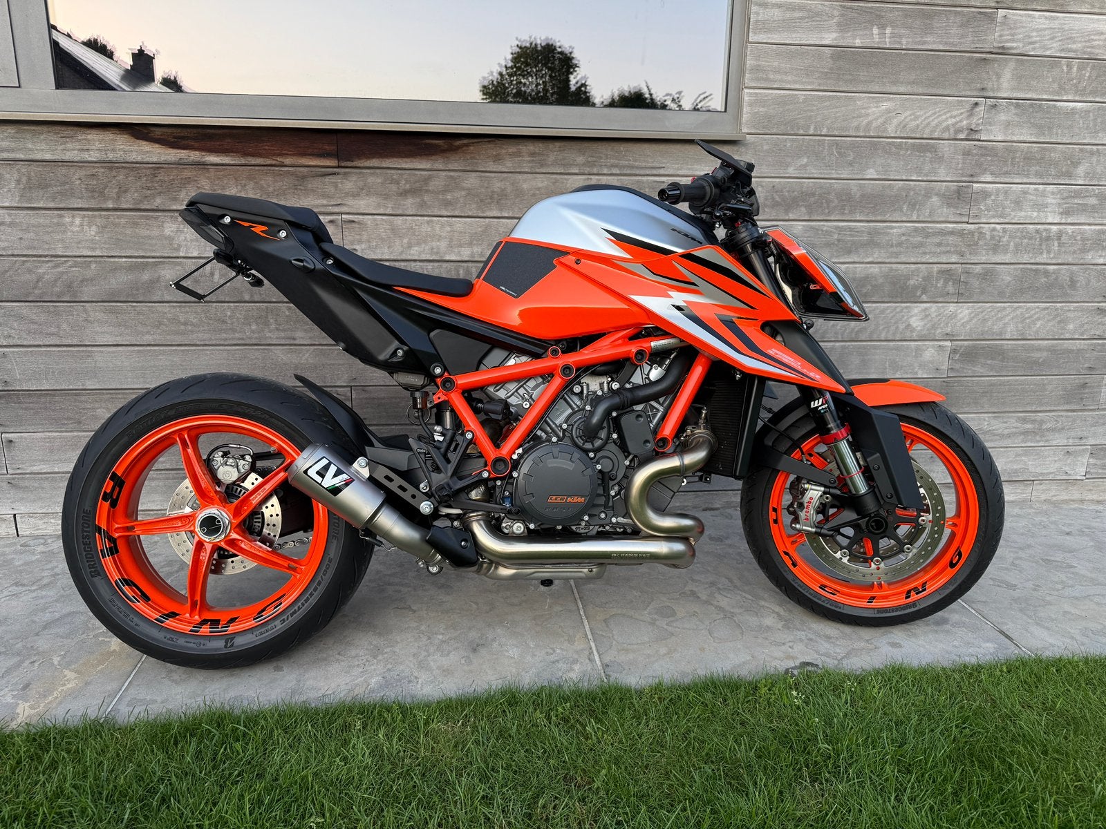 KTM Superduke 1290R 2023 - 3714km - BTW Motor!, Motoren, Motoren | KTM, 2 cilinders, Occasion, Motorrijbewijs A, 1301 cc