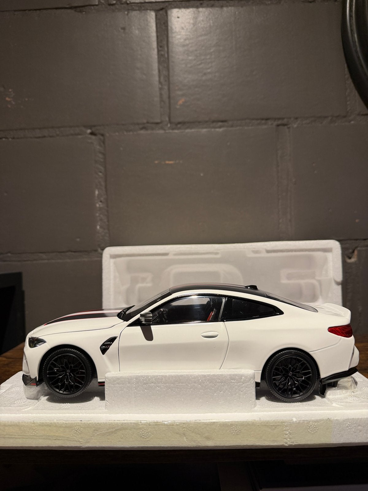 Minichamps Bmw M4 CSL, Hobby en Vrije tijd, Modelauto's | 1:18, Ophalen, Zo goed als nieuw, MiniChamps
