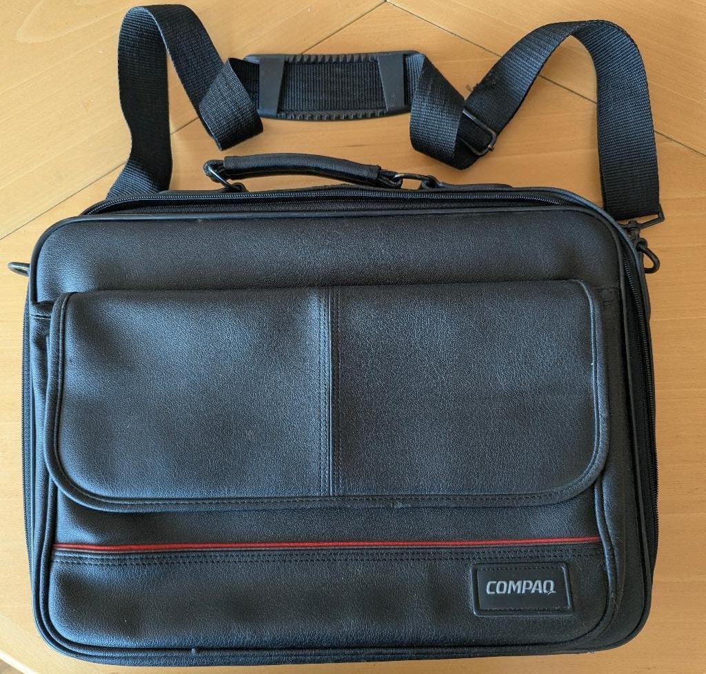 Vintage Compaq laptoptas, Computers en Software, Laptoptassen, Gebruikt, Aktetas, 16 inch, Overige merken, Gevoerd laptopvak, Handvat