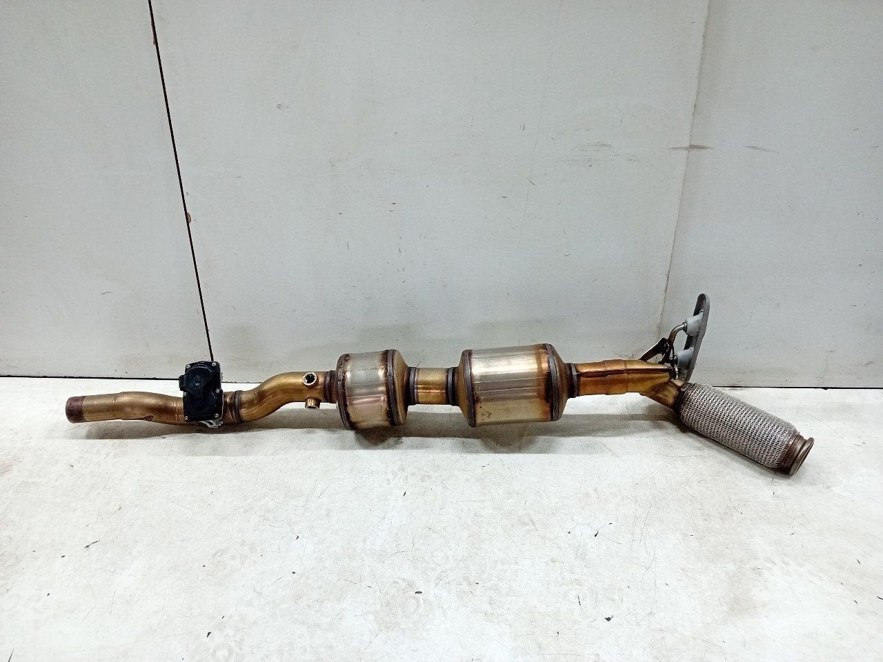 Katalysator Volkswagen Golf, Van der Ven Autorecycling B.V., Gebruikt, Ettenseweg 76, 4706 PB Roosendaal, The Netherlands, Herkomst onderdeel bekend