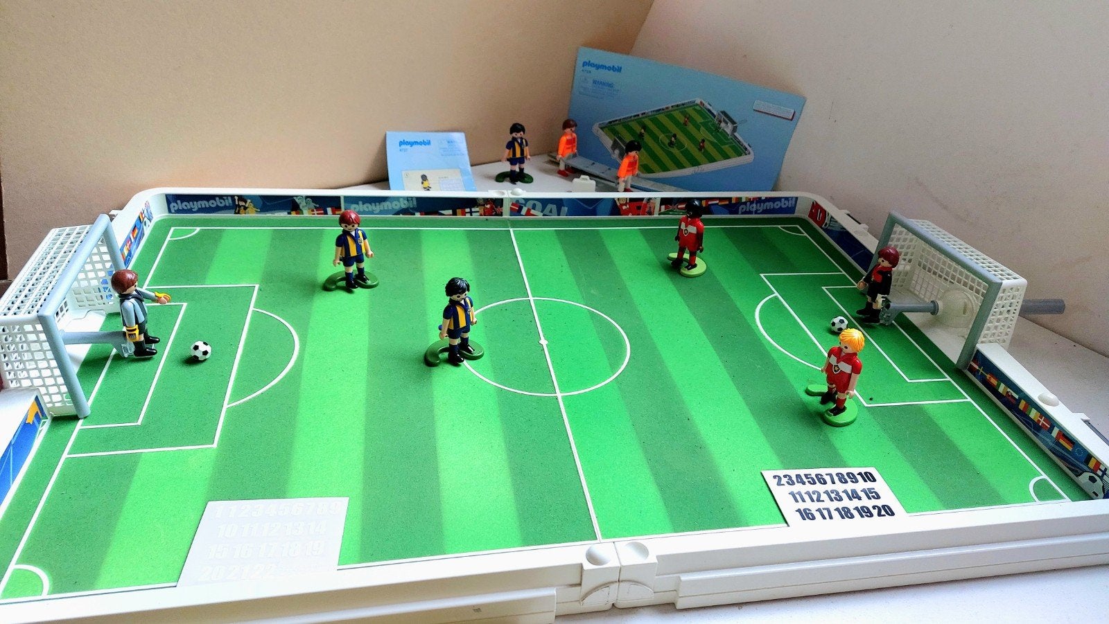 Playmobil 4725-4727 Terrain de foot 7 joueurs et secouristes, Enlèvement ou Envoi