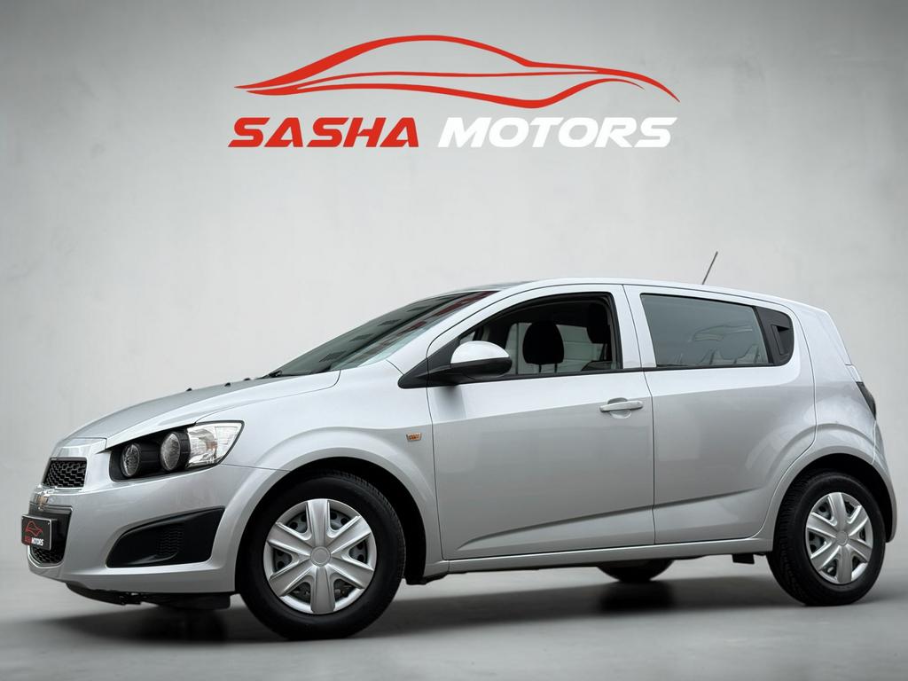 Chevrolet Aveo 1.4 Benzine Automaat | 65.000KM | 12MGarantie, Auto's, Euro 5, Stof, Bedrijf, 5 zetels