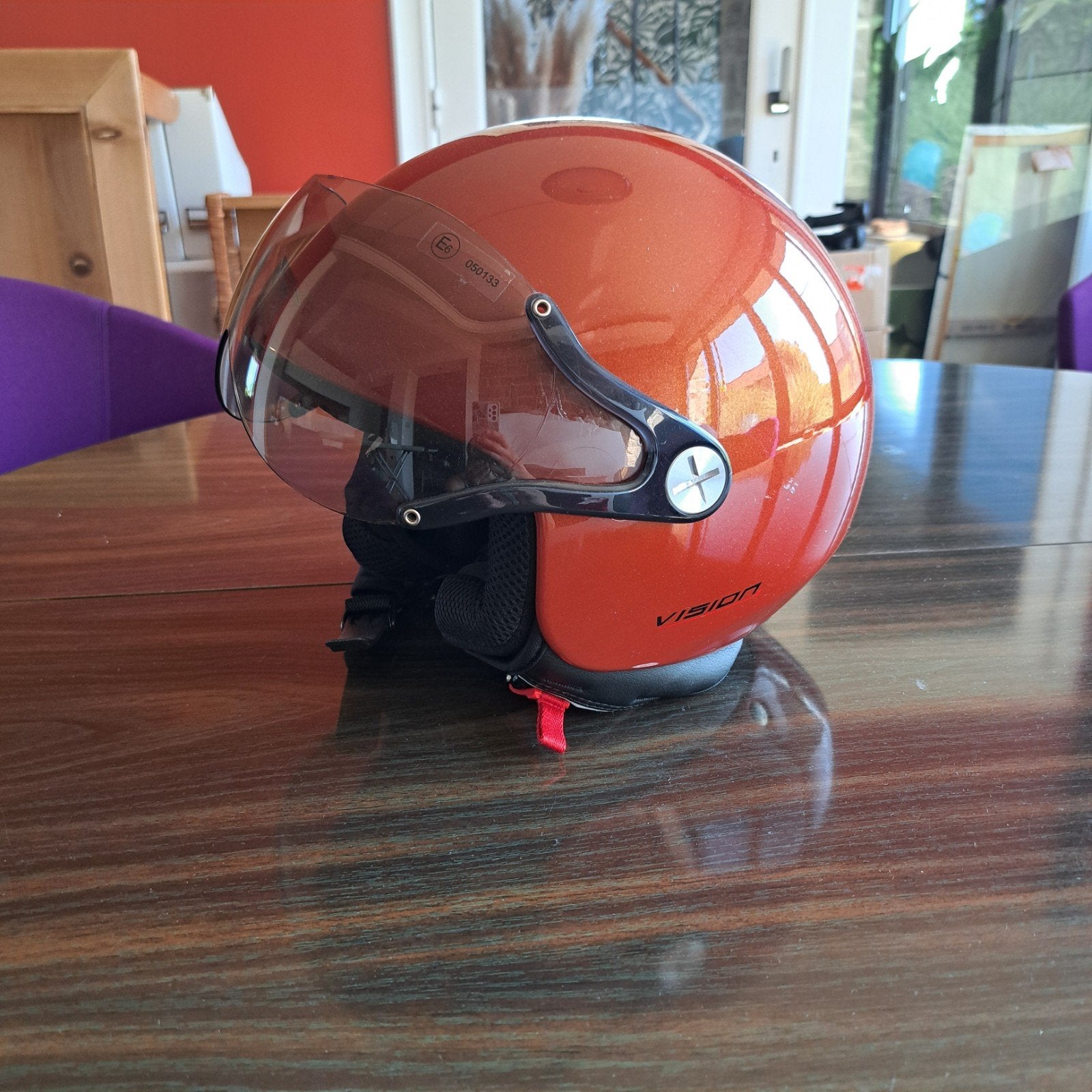 Casque moto/scooter taille S (56), Vélos & Vélomoteurs, Enlèvement, Comme neuf