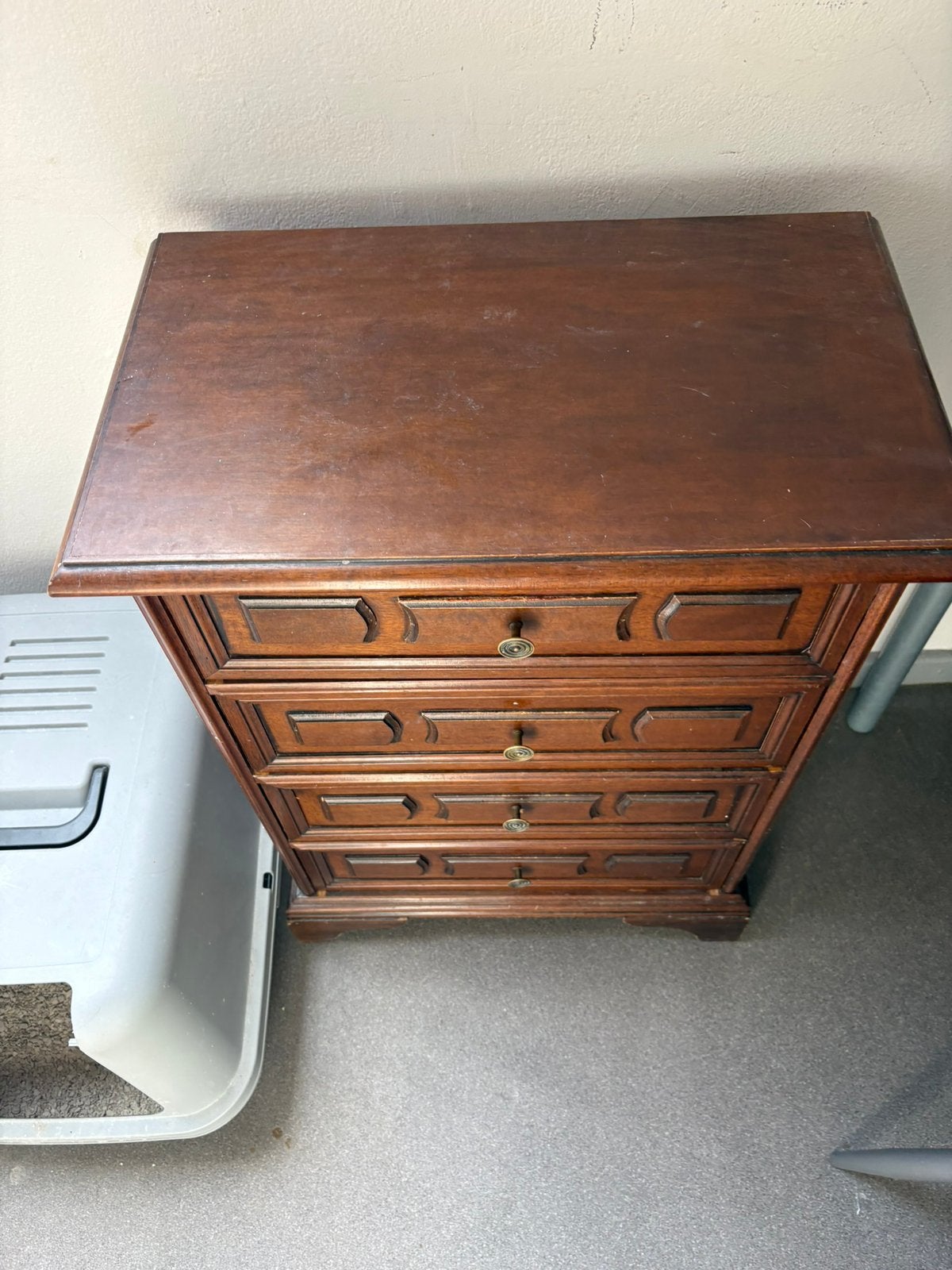 Commode en bois massif 4 tiroirs – Style classique, 3 ou 4 tiroirs, Moins de 25 cm, Moins de 100 cm, Comme neuf