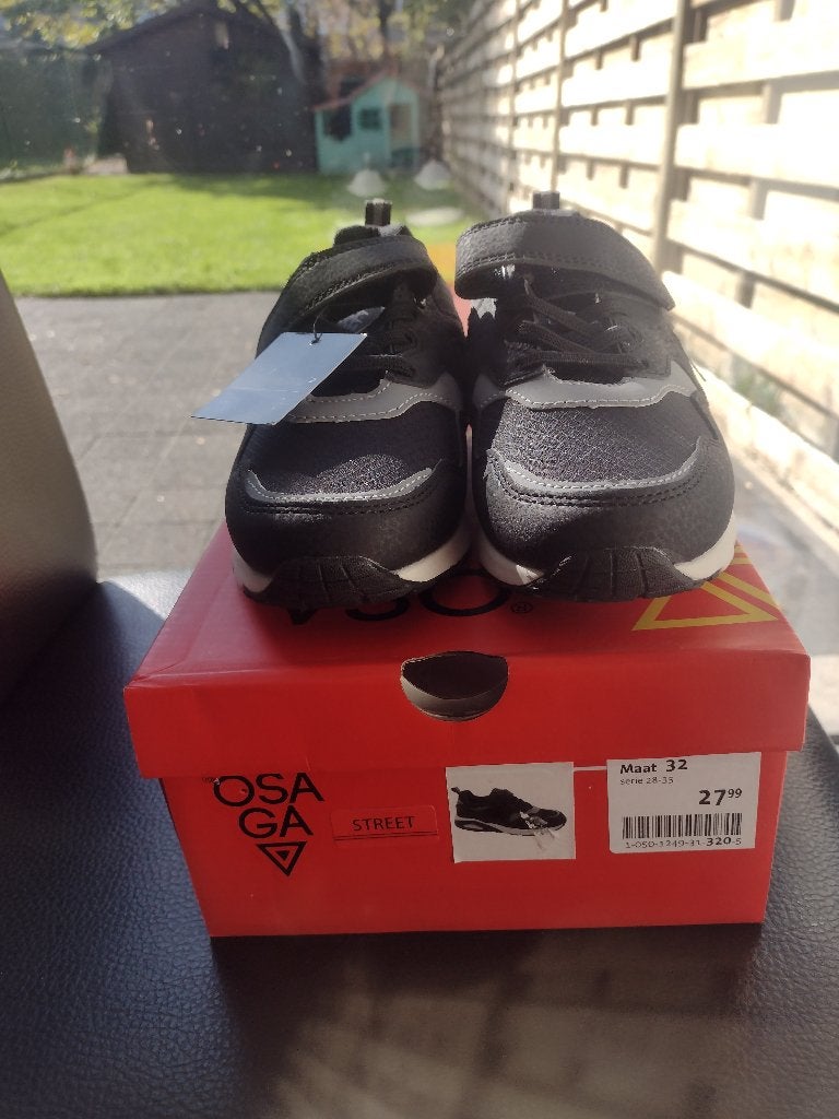 Sneakers jongen ,maat 32, nieuw met prijskaartje, Ophalen, Schoenen, Jongen, Nieuw