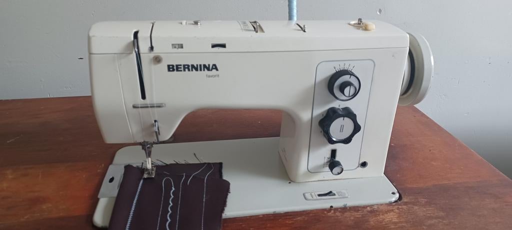Bernina professionele naaimachine, Ophalen, Naaimachine, Bernina