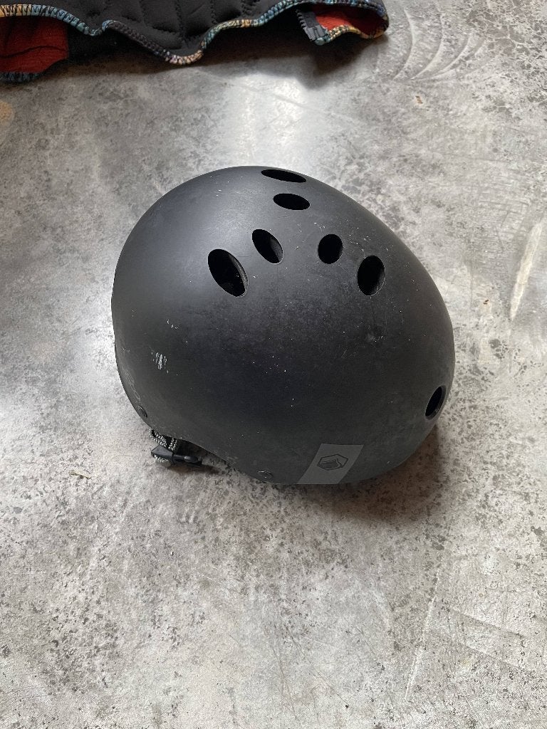 Casque de sports nautiques Liquid Force (taille S), Enlèvement ou Envoi, Utilisé, Autres types