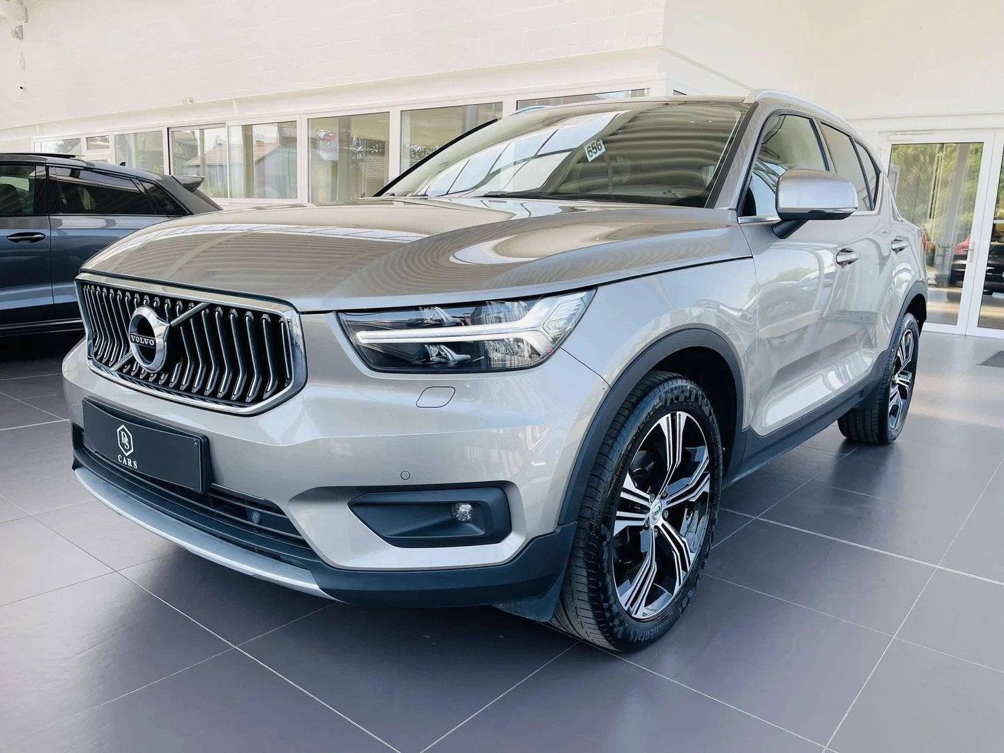 Volvo XC40 1.5i * GARANTIE + LED + CUIR + GPS * (bj 2020), Automaat, Gebruikt, https://public.car-pass.be/vhr/ee92199b-951b-4cd0-b635-647618dd81ad