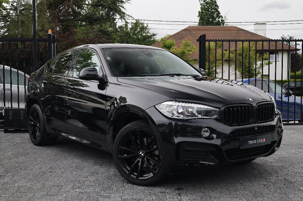 BMW X6 xDrive30d /// M Pack /// 258 pk. | Euro 6b | 360 Cam, Auto's, BMW, Automaat, 2993 cc, Zwart, Bedrijf