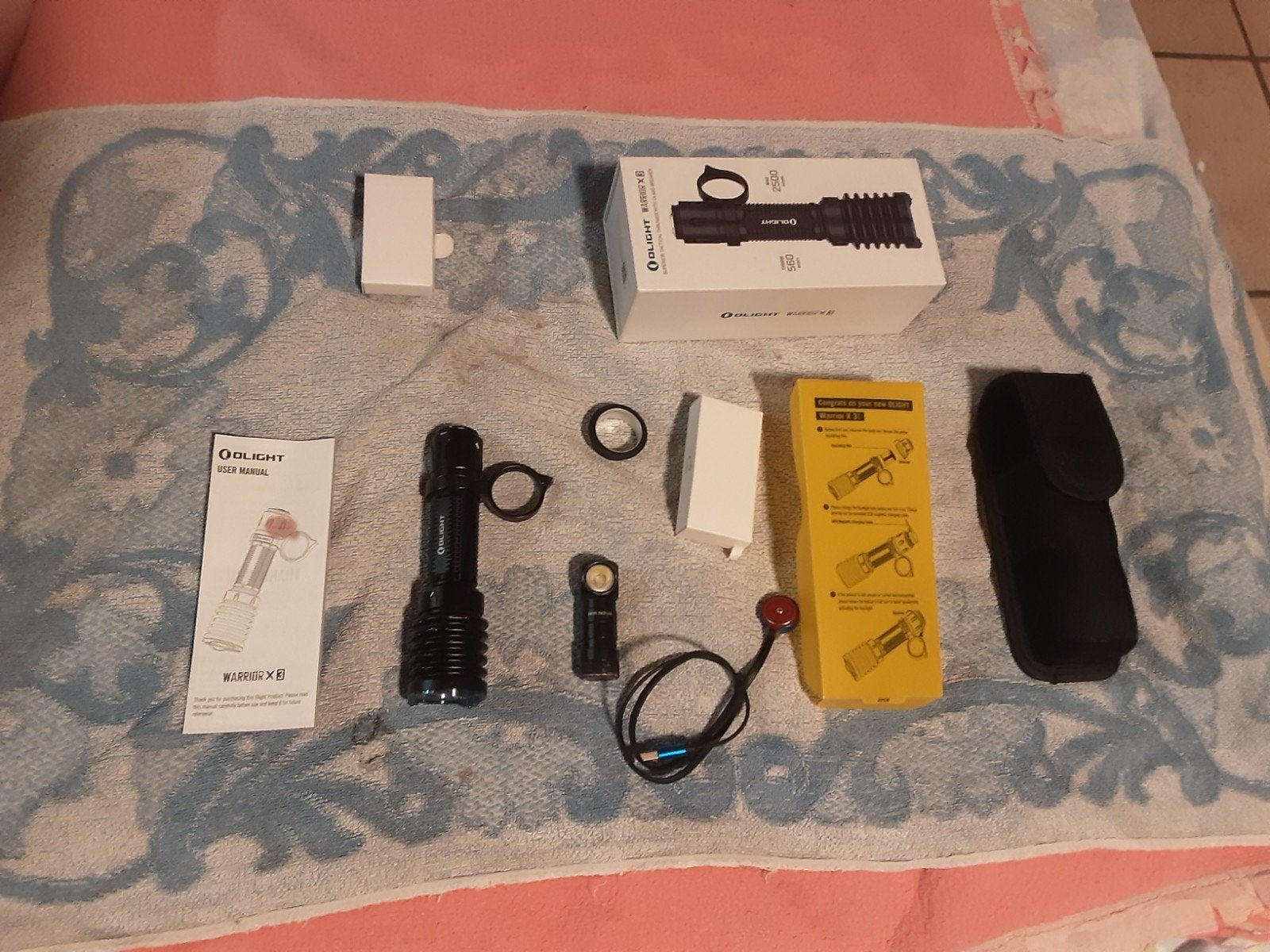 Olight Warrior X 3, Caravans en Kamperen, Zaklampen, Ophalen of Verzenden, Zo goed als nieuw, Accu
