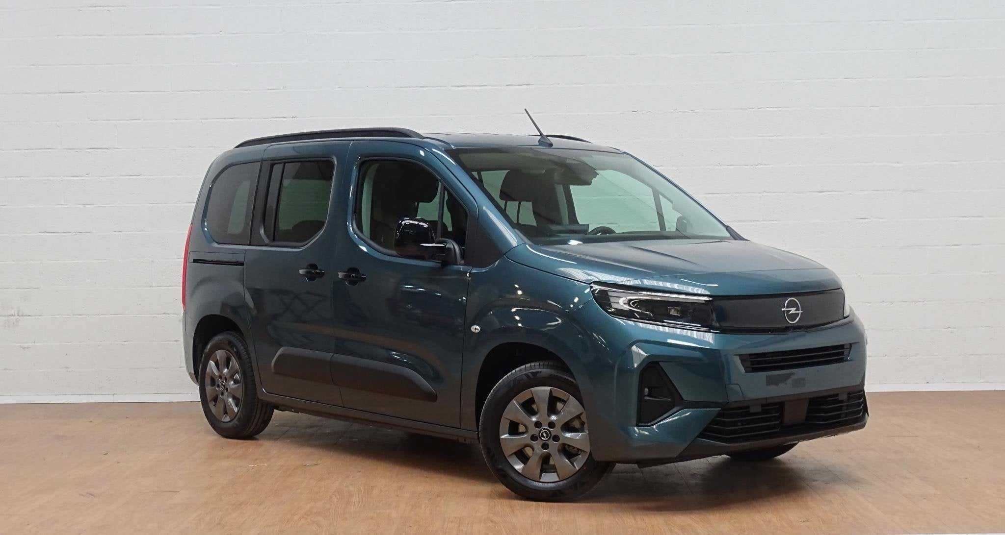 Opel Combo Life 1.2T Edition+gps+camera+park pilot achteraan, Autos, 144 g/km, Achat, 4 portes, Entreprise