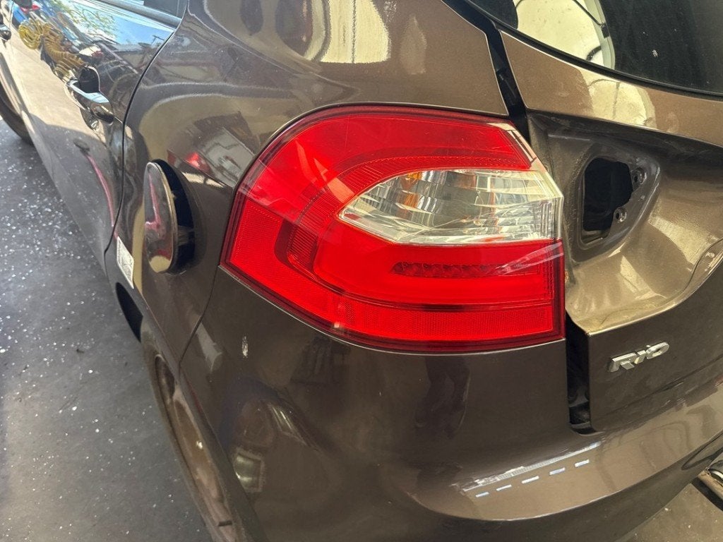 FEU ARRIÈRE GAUCHE Kia Rio III (UB) (|924011W260|), Kia, Info@kia.de, Utilisé, Theodor-Heuss-Allee 11
60486  Frankfurt am Main, DE