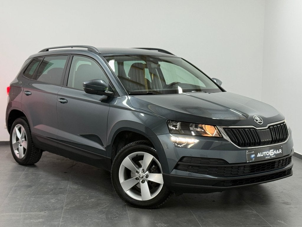 Skoda Karoq 1.6 CR TDi Euro6 - Carnet - CarPlay, Autos, Achat, Euro 6, Entreprise, Noir