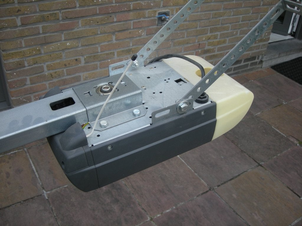 NovoFerm sectionaalpoort motor met looprail Novomatic 403, Doe-het-zelf en Bouw, Ophalen, Gebruikt, Garagedeur, Metaal
