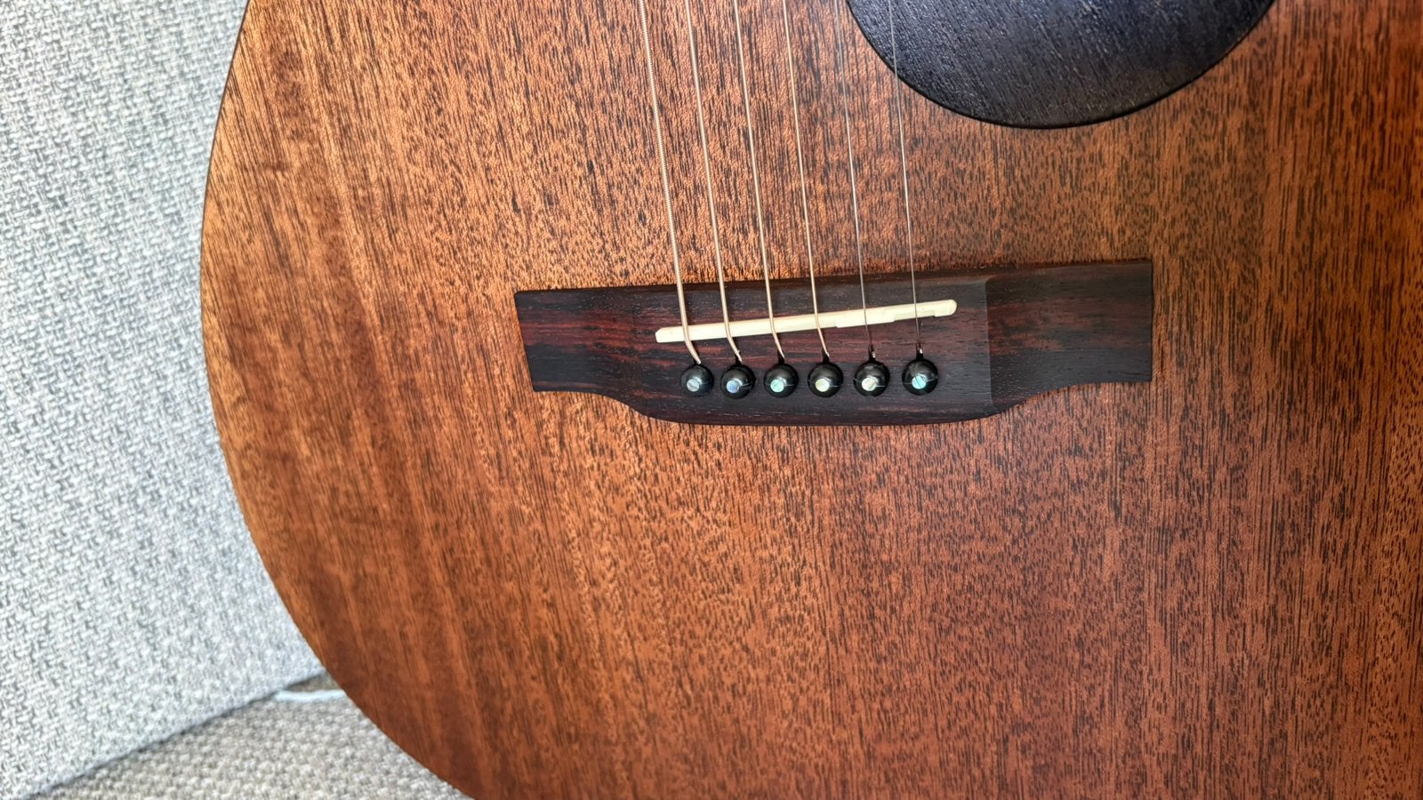 Handcrafted OM style all solid mahogany guitar, Enlèvement, Comme neuf