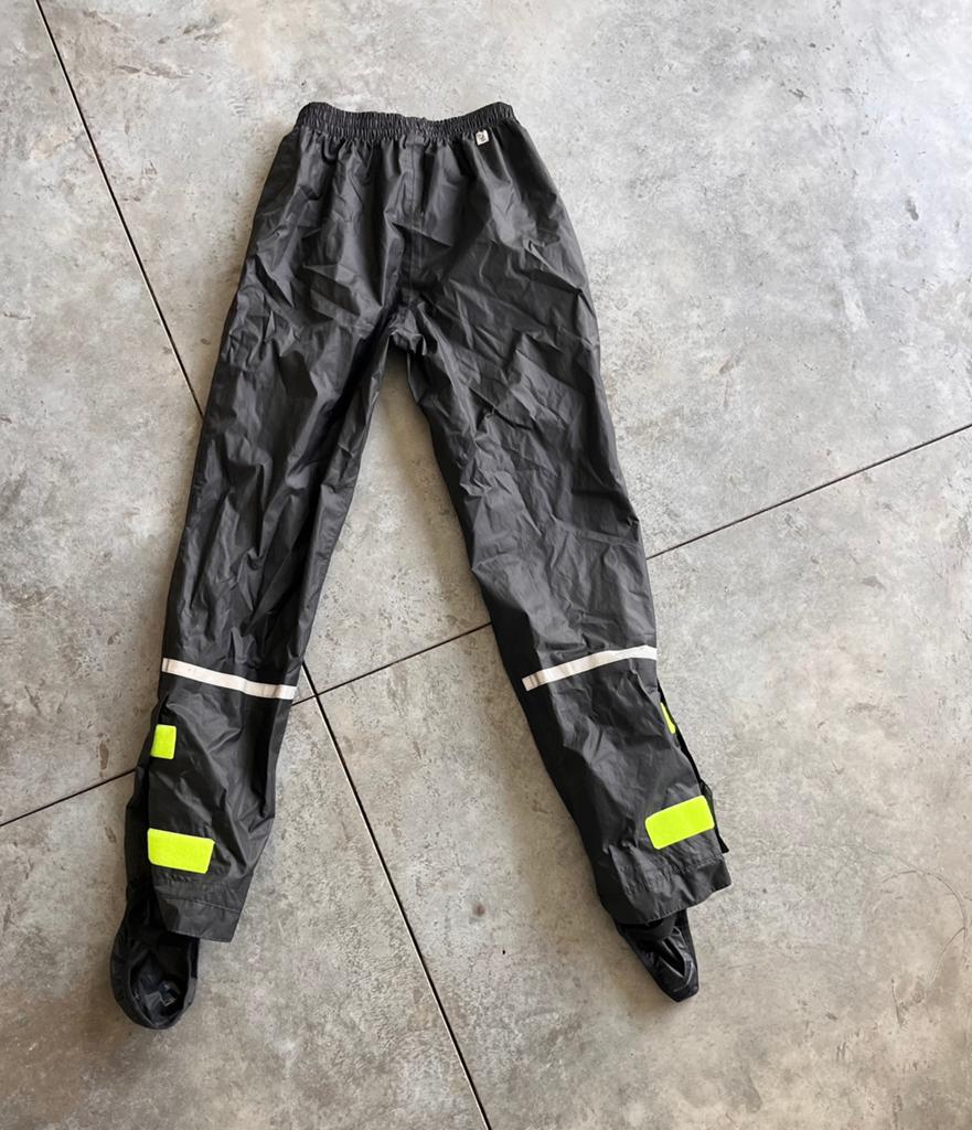 Regenbroek Decathlon, Caravans en Kamperen, Regenkleding, Ophalen, Zo goed als nieuw, Regenbroek
