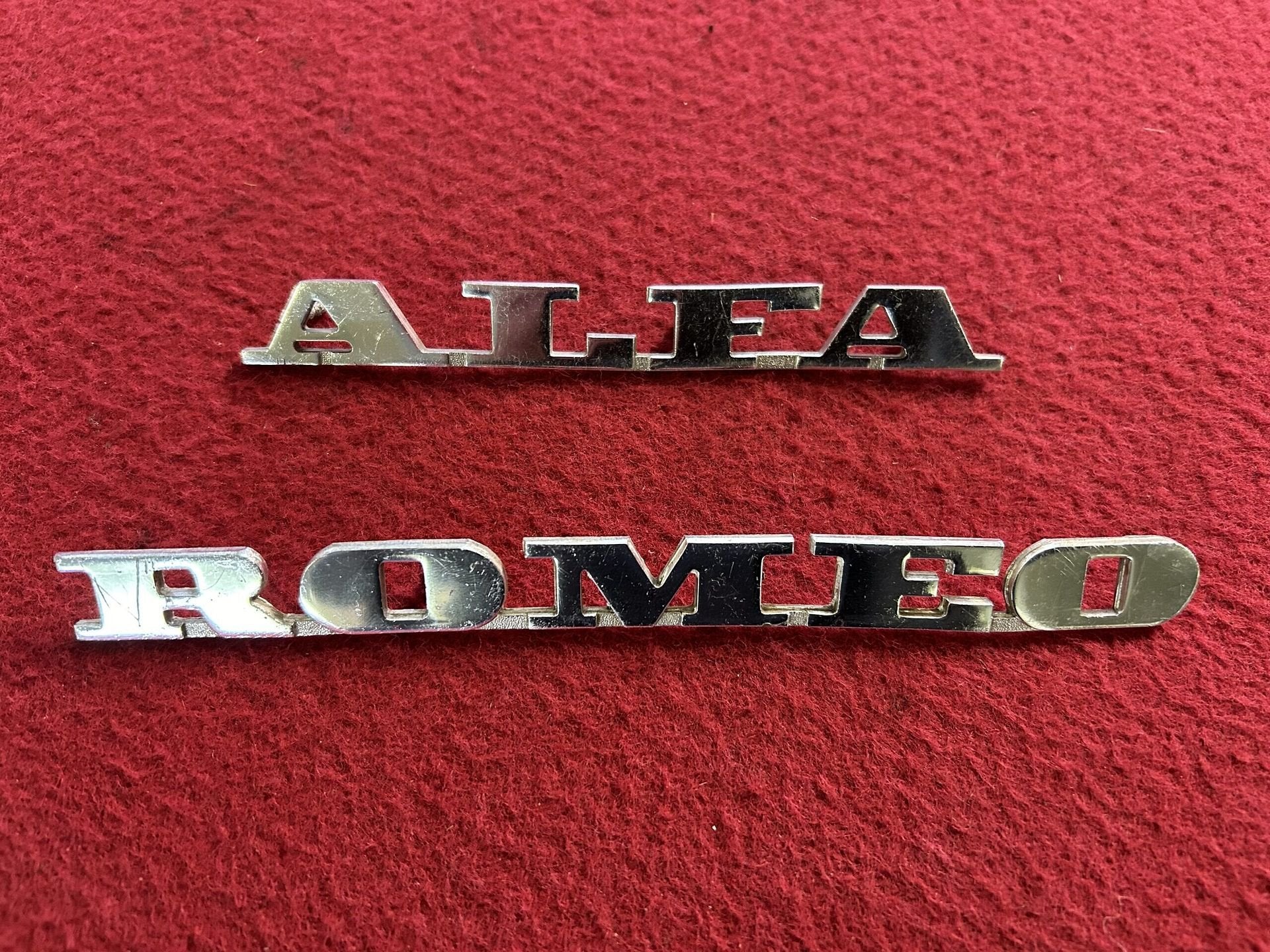 ”ALFA ROMEO” Montreal / Alfetta GTV embleem, Autos : Pièces & Accessoires, -, Utilisé, Alfa Romeo, -