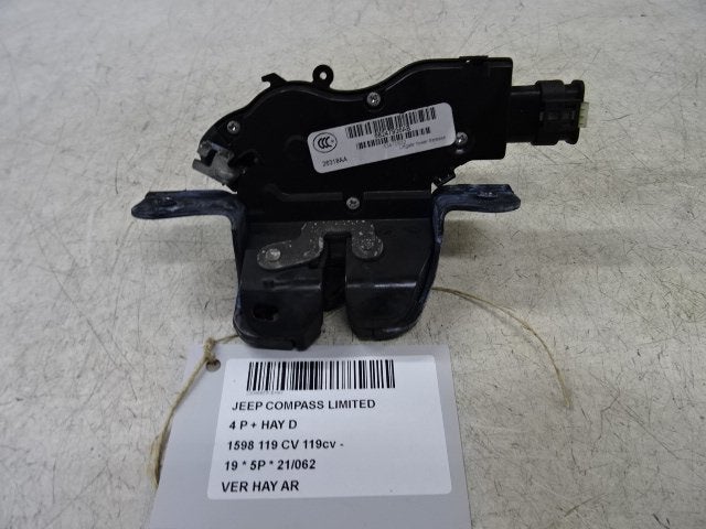 SERRURE COFFRE Jeep Compass (MP) (01-2016/-) (26318AA), Utilisé, Jeep, Haillon arrière