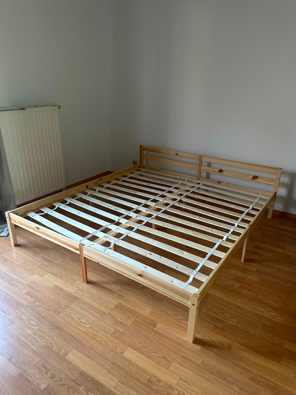 Cadre lit en bois 180 x 200, Maison & Meubles, Chambre à coucher | Lits, Enlèvement, Utilisé, 180 cm, 200 cm