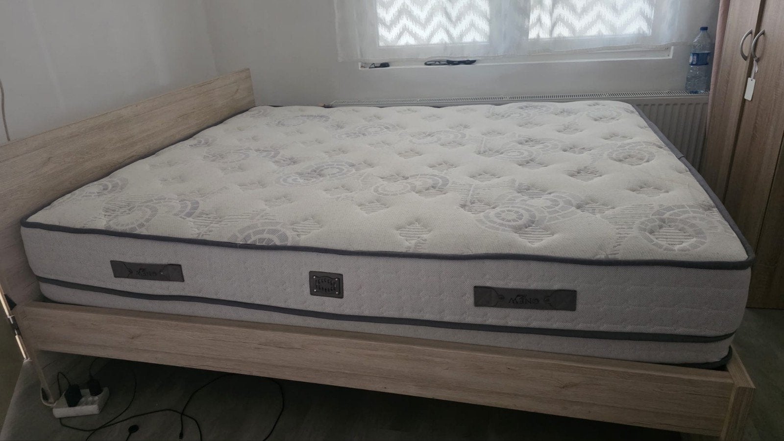 Matelas 2 personnes 160x200, Tissu, Comme neuf, Enlèvement, 200 cm